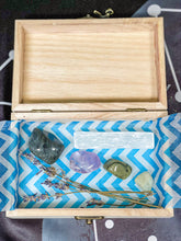 Load image into Gallery viewer, Aquarius Crystal Set, Aquarius Gift Box with Gemstones