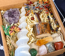 Load image into Gallery viewer, Taurus Crystal Gift Box, Deluxe Taurus Crystal Set, Large Crystal Set for Taurus, Taurus Gift Set, Large Taurus Gift Box, Deluxe Taurus Gift