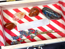 Load image into Gallery viewer, Aries Crystals Box, Aries Set with Crystals, Crystals for Aries, Aries Crystals Birthday Box, Aries Birthstones, Aries Stones