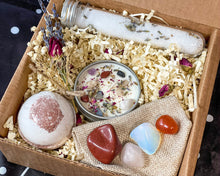 Load image into Gallery viewer, Cancer Crystal Gift Set, Cancer Crystal Box, Crystals for Cancer, Cancer Gemstones, Cancer Crystals, Cancer Gift Set, Birthstone Set Cancer
