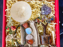 Load image into Gallery viewer, Cancer Crystals Box, Cancer Deluxe Crystal Box, Birthday Crystal Gift Set, Cancer Gift Box, Cancer Gemstones, Cancer Stones Set, Cancer Kit