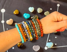 Load image into Gallery viewer, Cancer Crystal Gift Set, Deluxe Cancer Gift Box, Cancer Birthstones Set, Large Zodiac Gift Box with Crystals, Cancer Crystal Kit