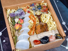 Load image into Gallery viewer, Deluxe Leo Crystal Gift Sets, Leo Crystals Gift Box, Leo Crystal Set, Leo Birthday Gift Box, Leo Birthday Gift Ideas, Large Leo Birthstones