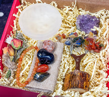 Load image into Gallery viewer, Leo Crystals Box, Leo Deluxe Crystal Box, Birthday Crystal Gift Set, Leo Gift Box, Leo Gemstones, Leo Stones Set, Leo Kit with Crystals