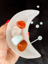 Load image into Gallery viewer, Cancer Crystals Set, Cancer Zodiac Crystal Box, Cancer Birthstones, Gift Set for Cancer Birthday, Cancer Stones, Crystals for Zodiac