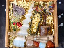 Load image into Gallery viewer, Cancer Crystal Gift Set, Deluxe Cancer Gift Box, Cancer Birthstones Set, Large Zodiac Gift Box with Crystals, Cancer Crystal Kit