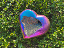 Load image into Gallery viewer, Titanium Aura Rainbow Quartz Heart, Titanium Aura Quartz Heart, Rainbow Titanium Aura Quartz Druzy Heart, Large Titanium Aura Quartz Heart