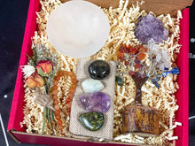 Load image into Gallery viewer, Aquarius Deluxe Zodiac Crystal Set