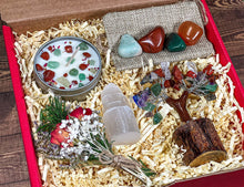 Load image into Gallery viewer, Merry Christmas Crystal Gift Box, Christmas Gift Set with Crystals, Crystals Holidays Box