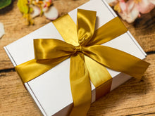 Load image into Gallery viewer, Hygge Gift Box for Her, Gift Box for Her, Self Care Gift Set, Gift Box for Friend