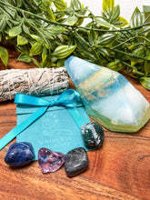 Load image into Gallery viewer, Healing Crystal Set, Crystals Gift Set, Crystals for Self Care, Birthday Crystals, Crystals for Home, New Home Crystals Kit, Crystal Gifts