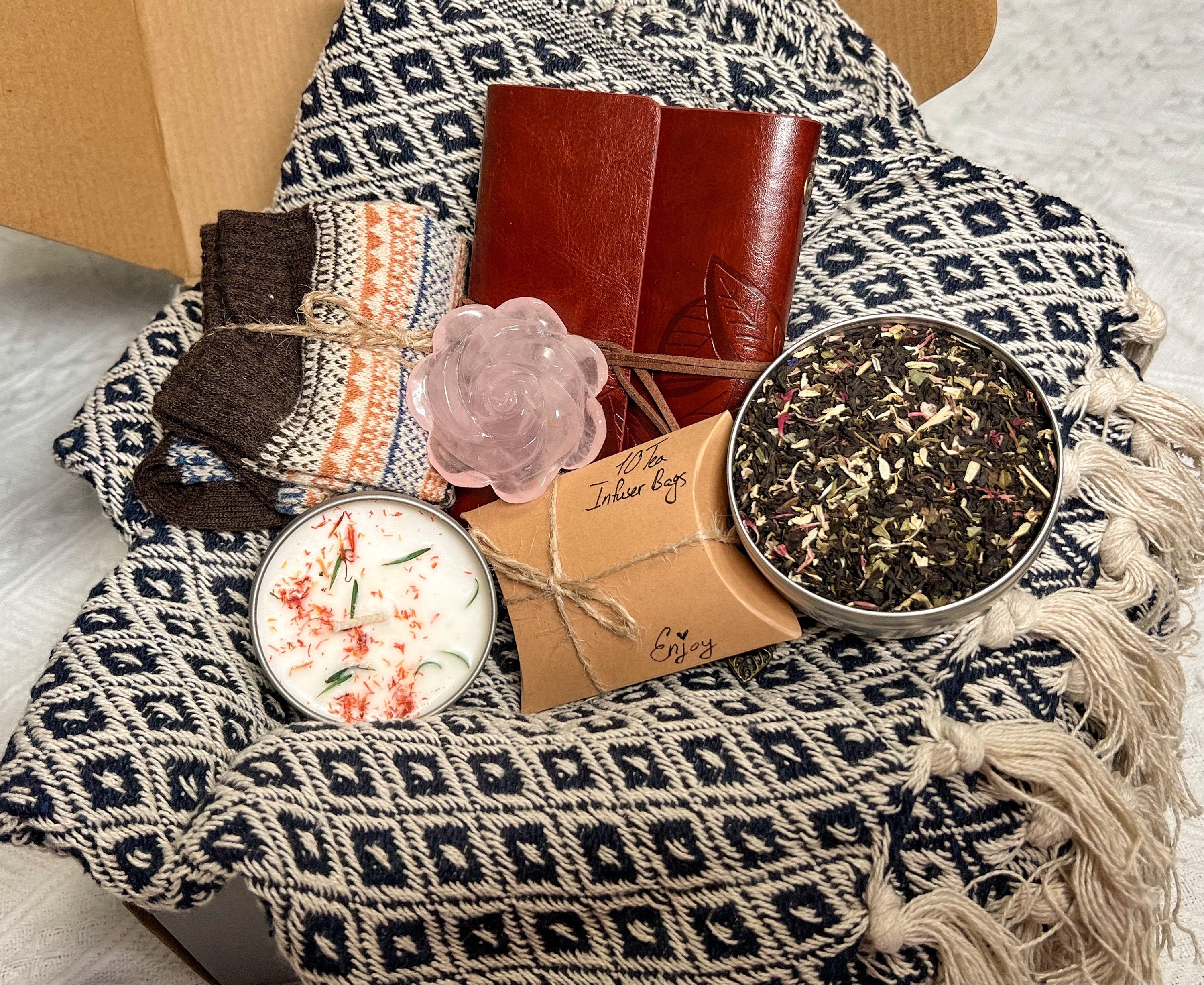 Cozy Gift Box with Blanket, Gift Box with Rose Quartz, Birthday Gift Basket, Hygge Gifts, Gift Box for Her, Gift Box for Women, Cozy Gifts