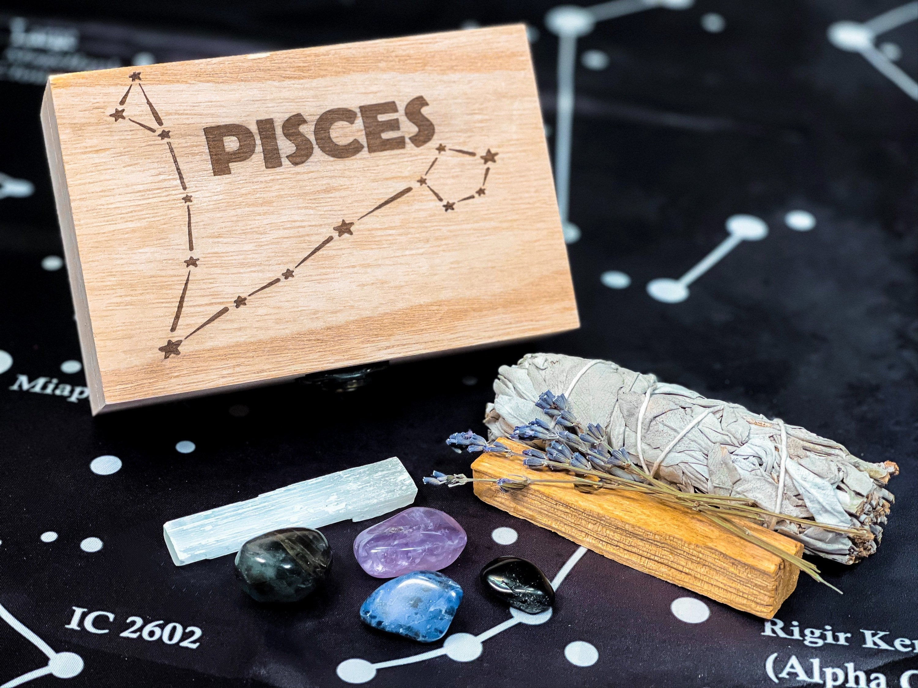 Pisces Crystal Set, Pisces Crystals Wooden Box, Wooden box for Pisces with Crystals, Crystals for Pisces, Pisces Crystals