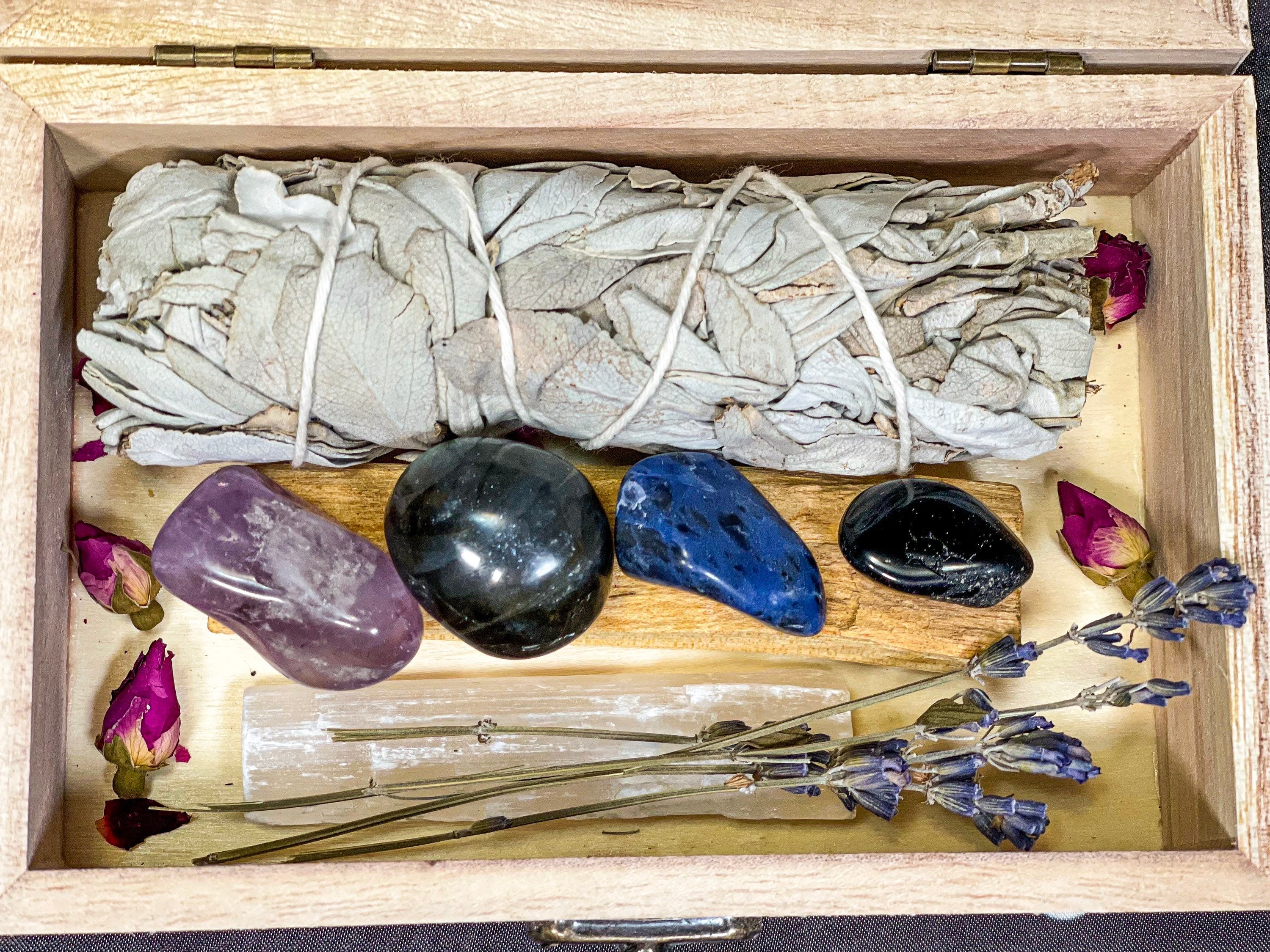 Pisces Crystal Set, Pisces Crystals Wooden Box, Wooden box for Pisces with Crystals, Crystals for Pisces, Pisces Crystals