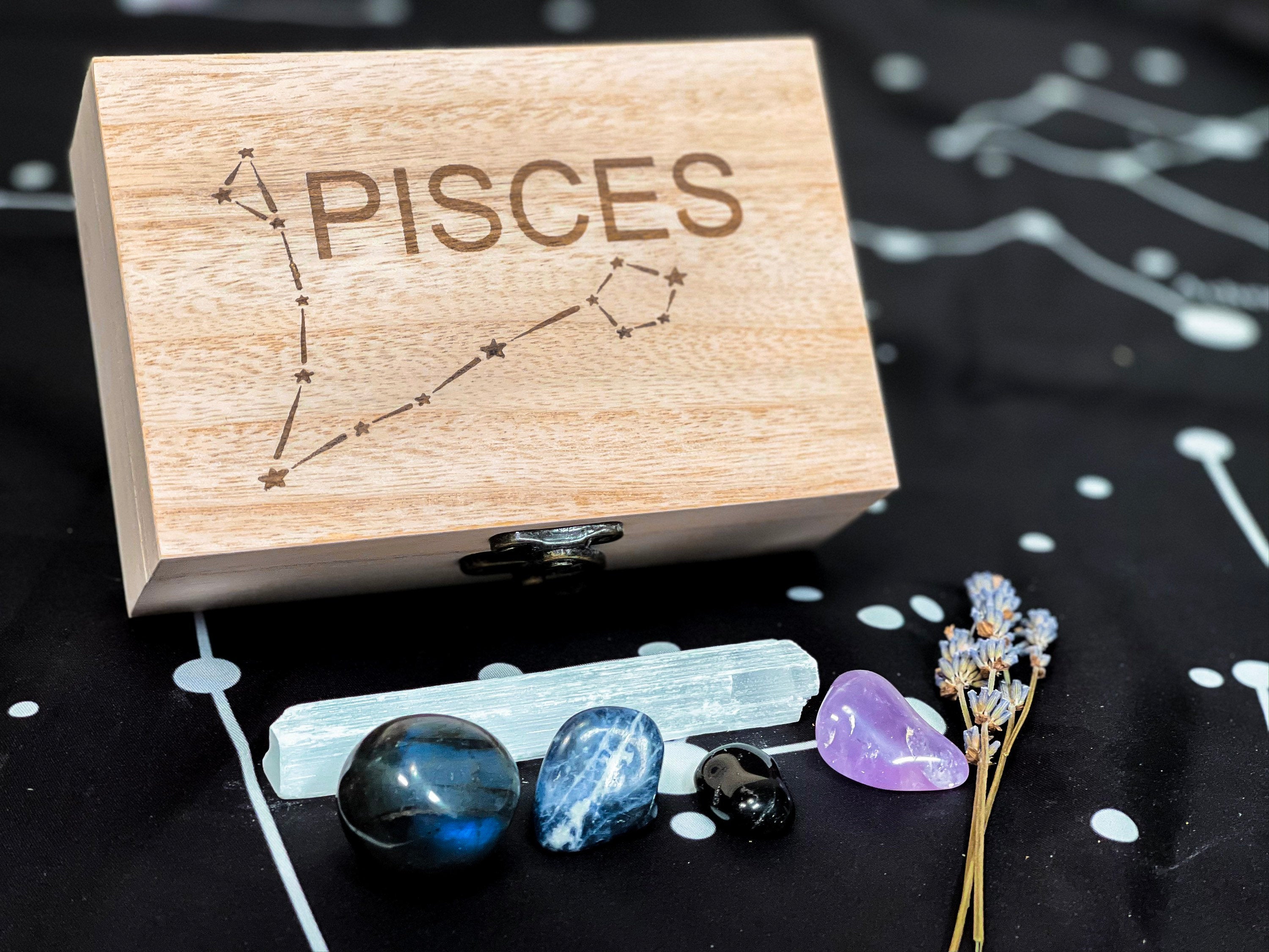 Pisces Zodiac Crystal Set, Pisces Birthstones Crystal Set, Pisces Crystals, Pisces Crystals in Wood Box, Pisces Gemstone Set, Crystal Pisces