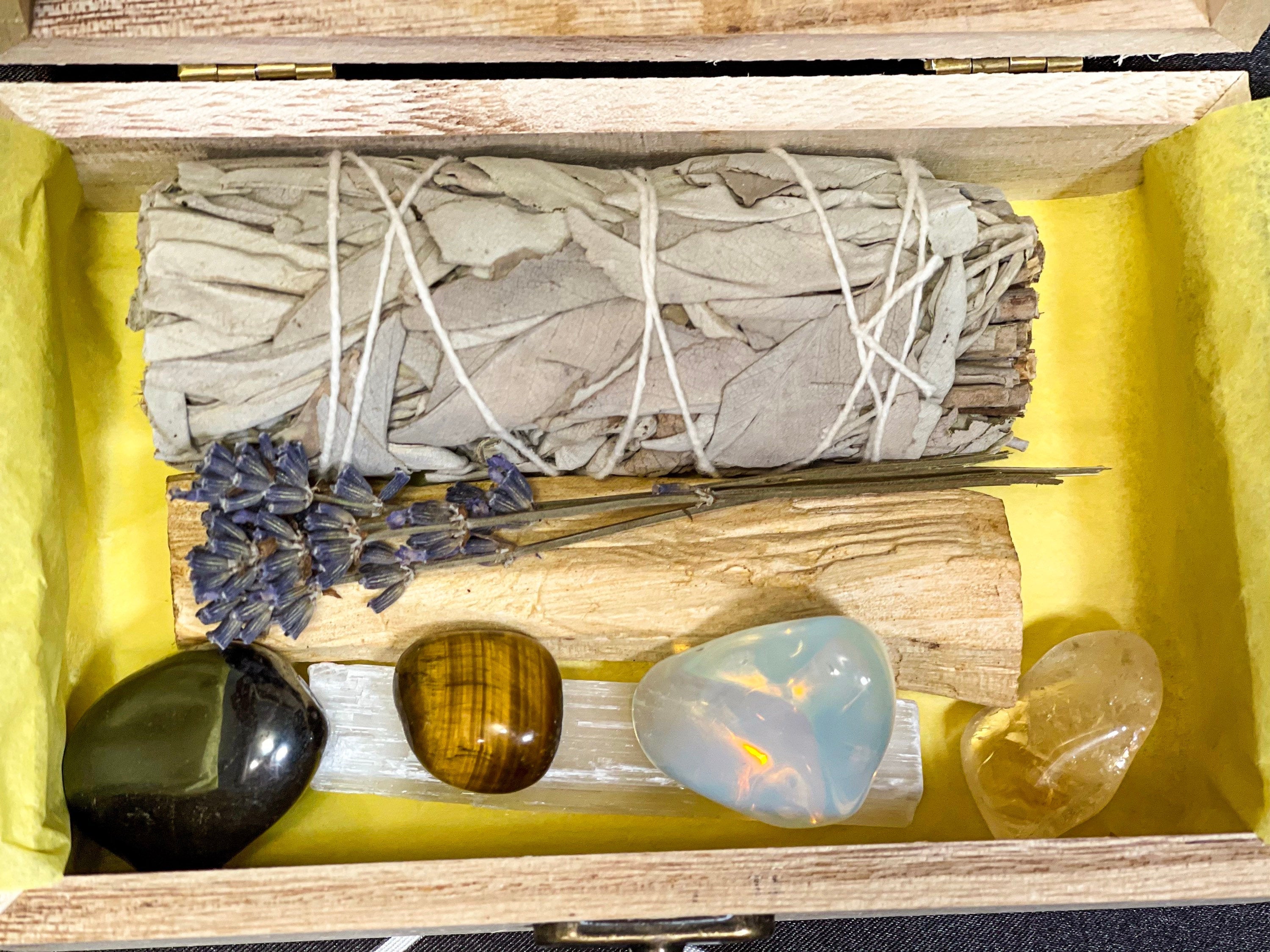 Gemini Crystal Set, Gemini Crystals, Gemini Gift Set, Gemini Zodiac Crystal Set, Gemini Gemstone Set, Crystals for Gemini, Gemini Wood Box