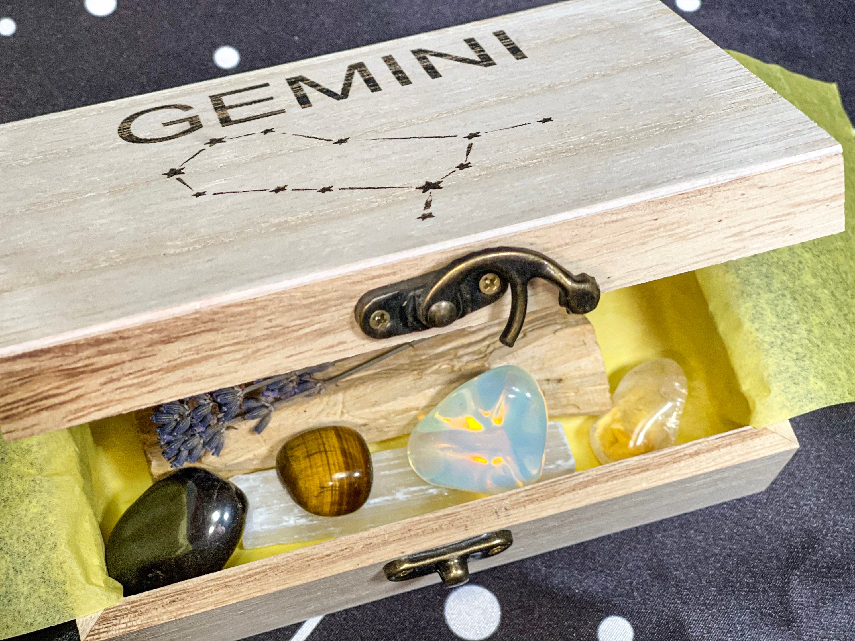 Gemini Crystal Set, Gemini Crystals, Gemini Gift Set, Gemini Zodiac Crystal Set, Gemini Gemstone Set, Crystals for Gemini, Gemini Wood Box