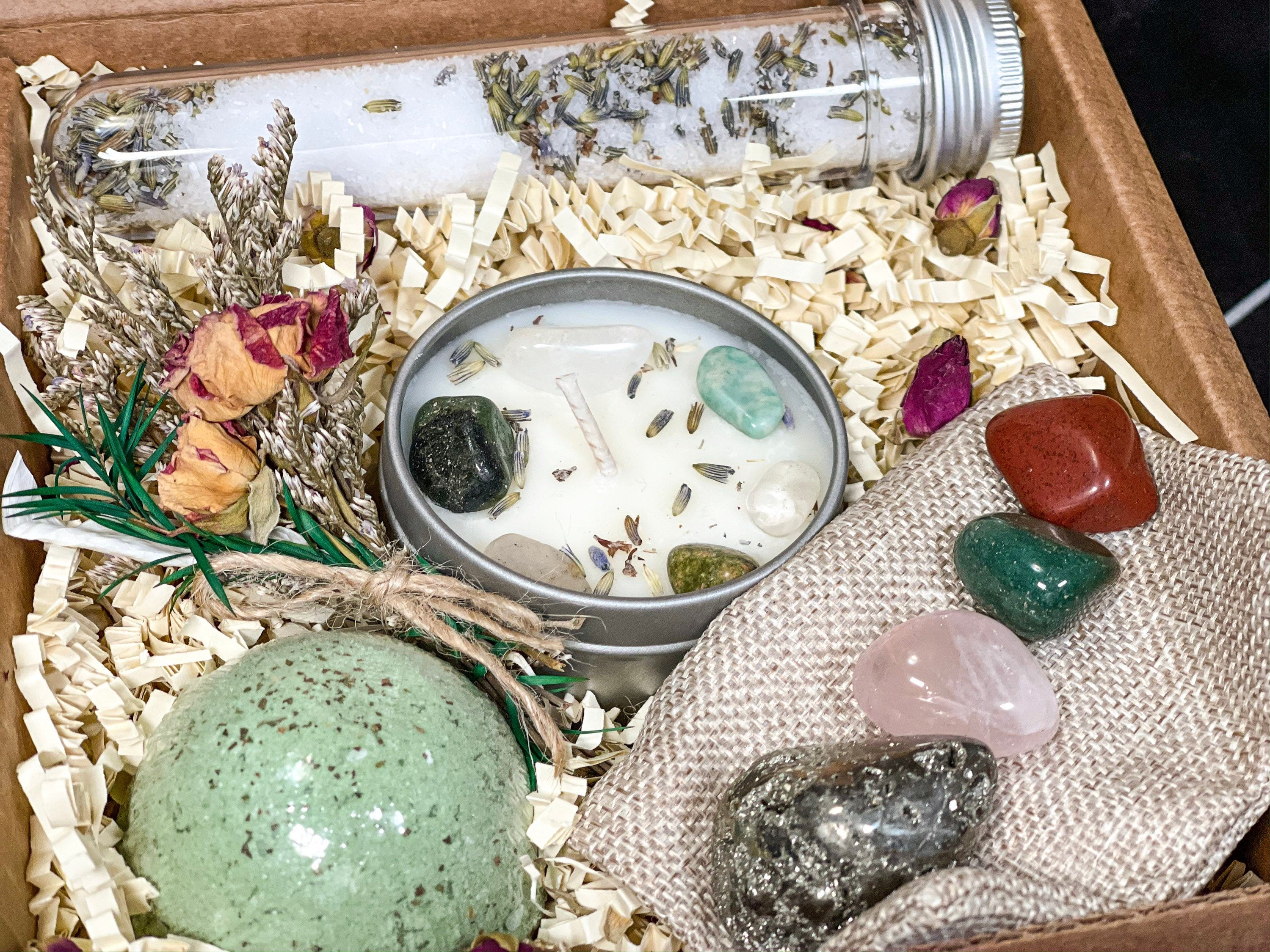 Taurus Crystal Gift Set, Taurus Crystal Box, Taurus Gift, Taurus Candle, Crystal Set for Taurus, Taurus Crystals
