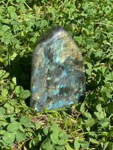 Load image into Gallery viewer, Large Labradorite Freeform, Flashy Standing Labradorite, High Quality Labradorite 2 pounds, Labradorite Madagascar
