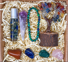 Load image into Gallery viewer, Christmas Gift Box with Crystals, Crystals Gift Box, Crystals for Beginners
