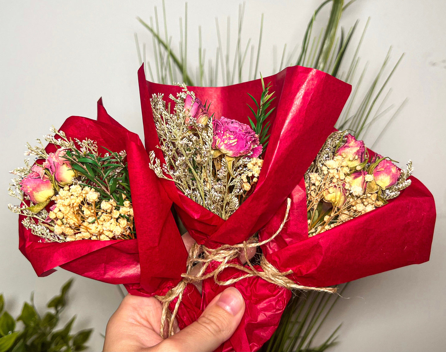 Mini dried flowers bouquet, mini bouquet di fiori essiccati, segnaposto per  matrimonio, con tag e cartoncino personalizz…